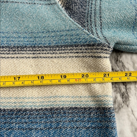 Quicksilver men’s sz large blue and white striped Hoodie surfing skateboarding - Picture 8 of 9